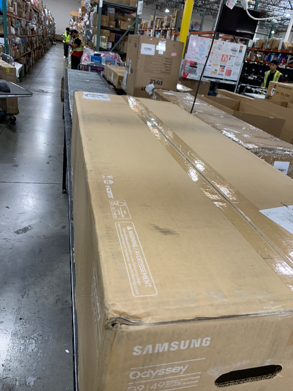 Photo 1 of SAMSUNG 49" Odyssey G9 (G95C) Series DQHD 1000R Curved Gaming Monitor, 240Hz, 1ms(GtG), DisplayHDR 1000, AMD FreeSync Premium Pro, Eye Saver Mode, Auto Source Switch+, LS49CG950ENXZA, 2024