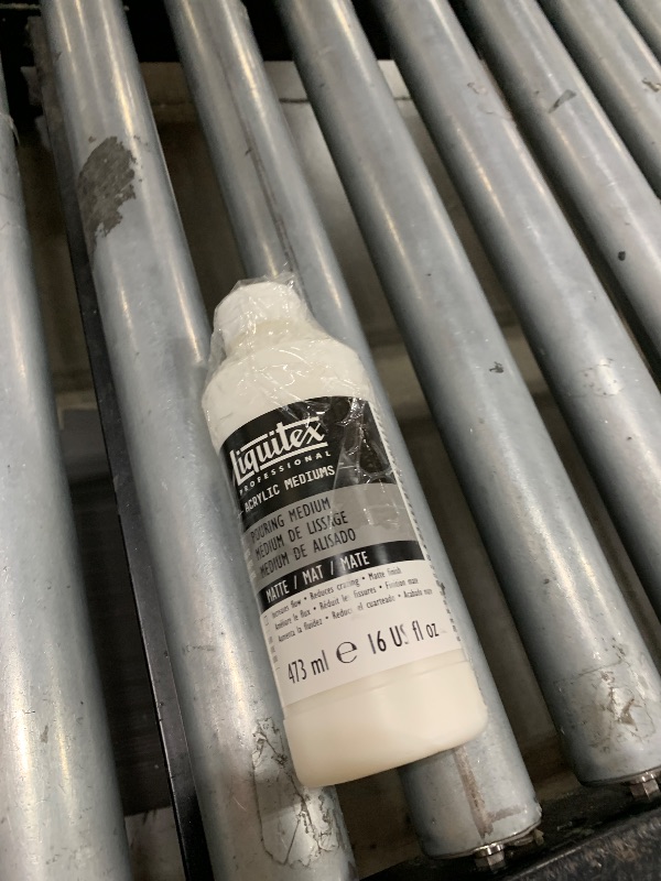 Photo 1 of Liquitex Professional Effects Medium, 473ml (16-oz), Matte Pouring Medium