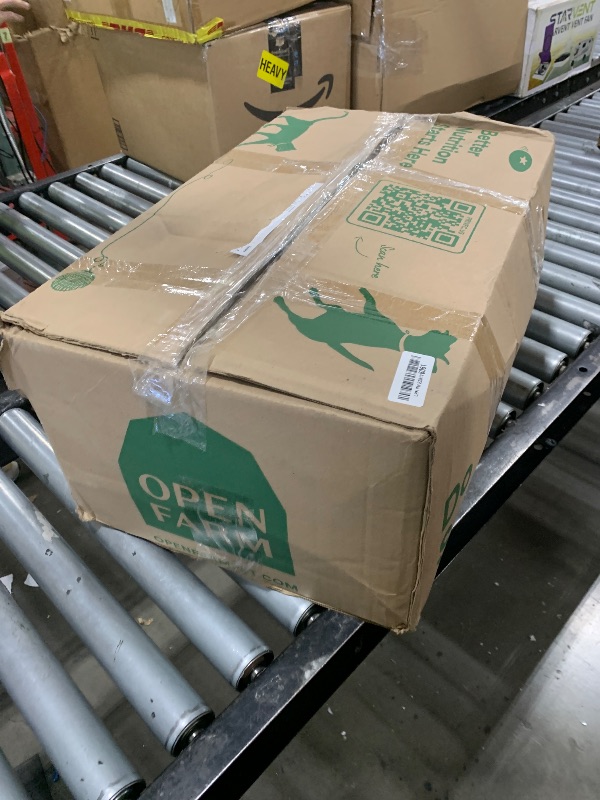 Photo 1 of Bedsure Queen Comforter Set - Dark Green Soft Bedding for All Seasons, Cationic Dyed Bed Set, 3 Pieces, 1 Queen Size Comforter (90"x90") and 2 Pillow Shams (20"x26"+2")
