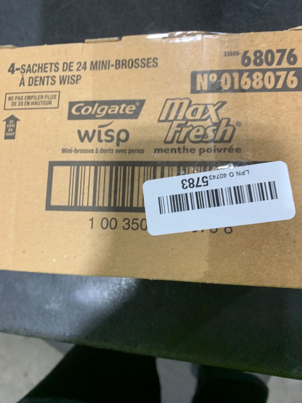Photo 1 of Colgate Max Fresh Wisp Disposable Mini Travel Toothbrushes, Peppermint, 24 Count (Pack of 4)