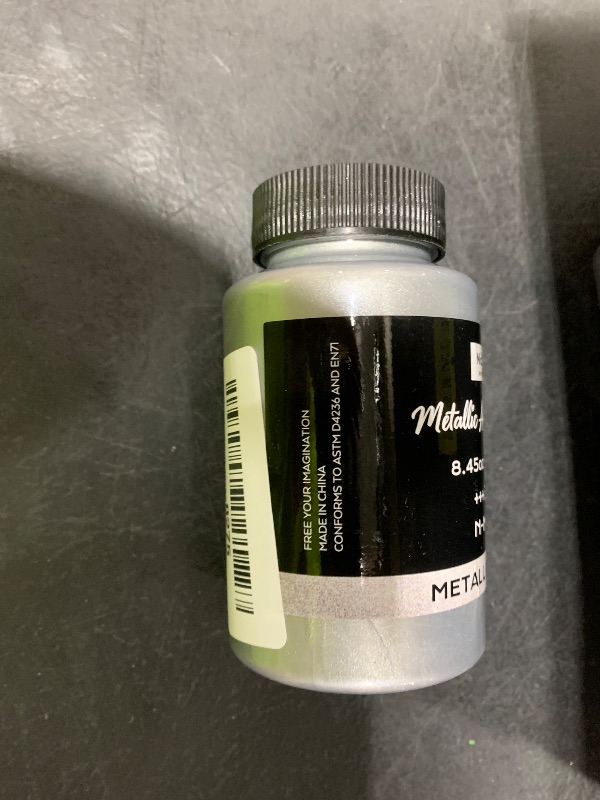 Photo 1 of Nicpro Metallic Silver Acrylic Paint, 8.45oz/250ml Silver Leaf Paint, Non Toxic, Non Fading Art Craft Paints for Canvas, Wood, Clay, Fabric, Metal, Furniture, Art Supplies