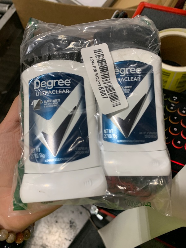 Photo 1 of Degree Men UltraClear Antiperspirant Deodorant Black+White 2 Count 72-Hour Sweat & Odor Protection Antiperspirant For Men With MotionSense Technology 2.7 oz