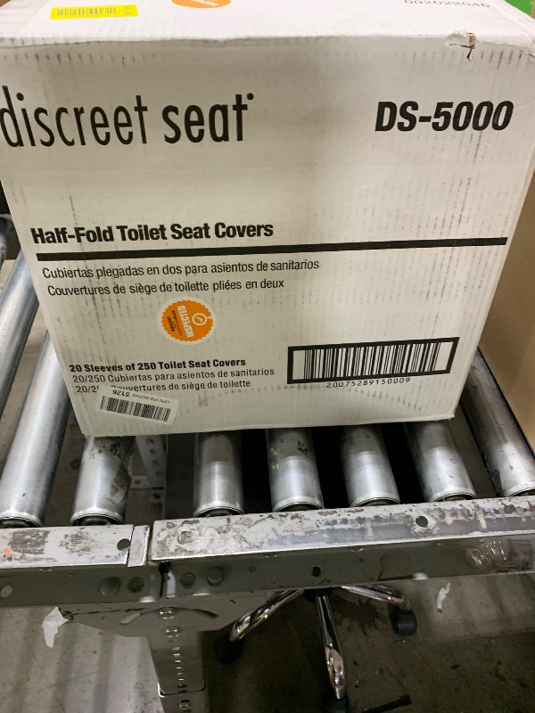 Photo 1 of HOSPECO Discreet Seat Half-Fold Toilet Seat Covers, 14.25 X 16.5, White, 250/pack, 20 Packs/carton