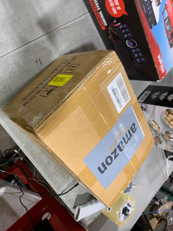 Photo 1 of LVYUAN Voltage Transformer Converter 2000 Watt Step Up/Down Convert from 110-120 Volt to 220-240 Volt and from 220-240 Volt to 110-120 Volt with 2 US outlets, 2 Universal outlets