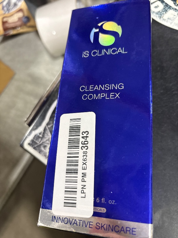 Photo 1 of iS CLINICAL Cleansing Complex, 3in1 Gentle deep pore cleanser Face Wash and Makeup remover, Helps blemish-prone skin