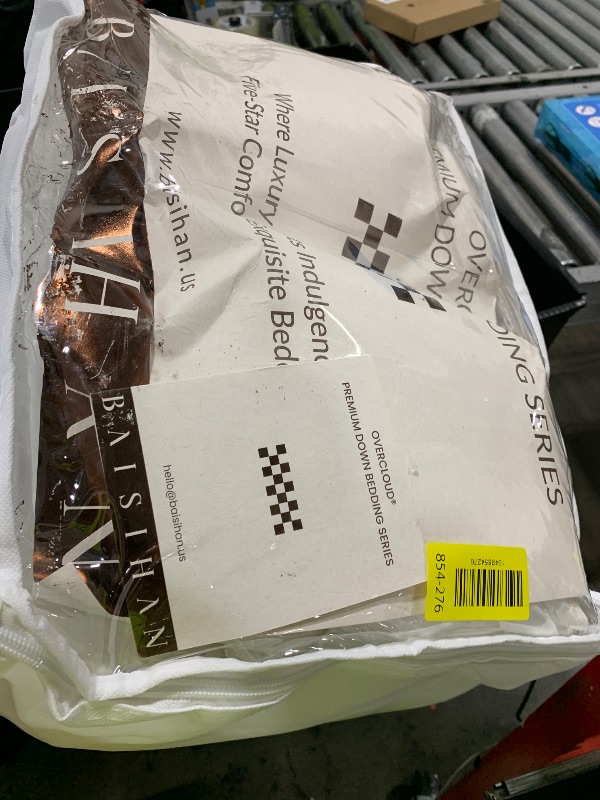 Photo 1 of baisihan Premium Goose Down Pillows Standard Size - 700+ Fill Power, Down Pillow for Stomach Sleeper, 100% Cotton 500 TC Cover Down Pillow Standard Size Plush Pillow 1 Pack 20"x26"