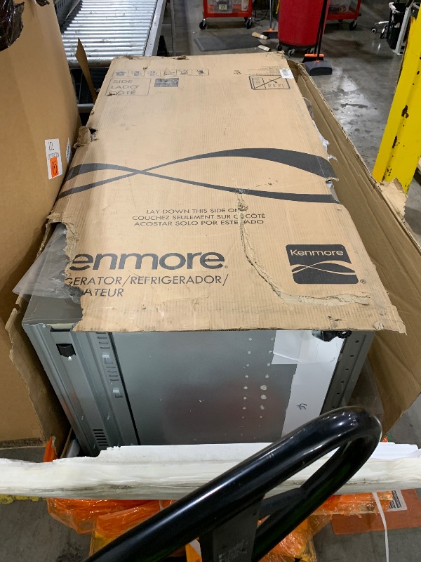 Photo 1 of Kenmore 30 in. 18.2 cu. ft. Capacity Refrigerator/Freezer with Adjustable Glass Shelving