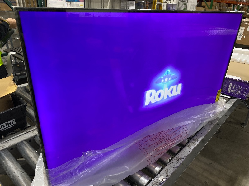 Photo 1 of Roku Smart TV 2025 – 43-Inch Select Series, 4K HDR TV – RokuTV with Enhanced Voice Remote – Flat Screen LED Television with Wi-Fi for Streaming Live Local News, Sports, Family Entertainment
