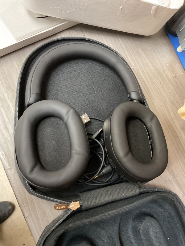 Photo 1 of Sony WH-1000XM5 Premium Noise Canceling Headphones