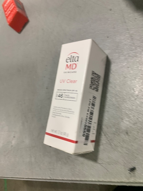 Photo 1 of EltaMD UV Clear Face Sunscreen SPF 46, Oil Free for Face with Zinc Oxide, Dermatologist Recommended Sunscreen Lotion, For Acne-Prone Sensitive Skin, 1.7 oz Pump
