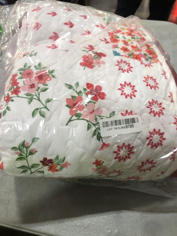 Photo 1 of Joyreap 3 Pieces Floral Patchwork Quilt Set Twin, Burgundy Red n White Flowers Design, Smooth Soft Microfiber Quilt, Bedspread Bed Cover for All Season, 90x90 inches