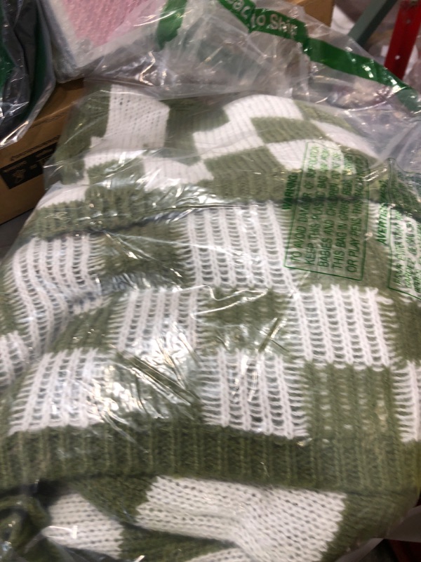 Photo 1 of Saodimallsu Womens Checkered Oversized Cardigan Sweaters Color Block Chunky Open Front Lantern Sleeve Plaid Knit Coats Green