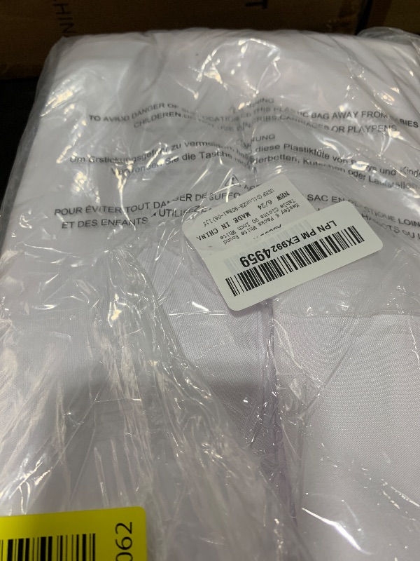 Photo 1 of Kesfey 6 Packs White Round Table Cloths 90 Inch White Polyester Circle Bulk Linen Tablecloth Wrinkle Resistant Tablecloths Washable High Density Fabric Tablecovers for Wedding Camping Banquet Parties