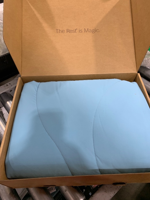 Photo 1 of REST® Evercool® Cooling Comforter, Twin/Twin XL, Blanket for Hot Sleepers, All Season Bedding to Keep Cool for Night Sweats, Breathable Lightweight Blanket, 68"x90" Inches, Aqua Blue