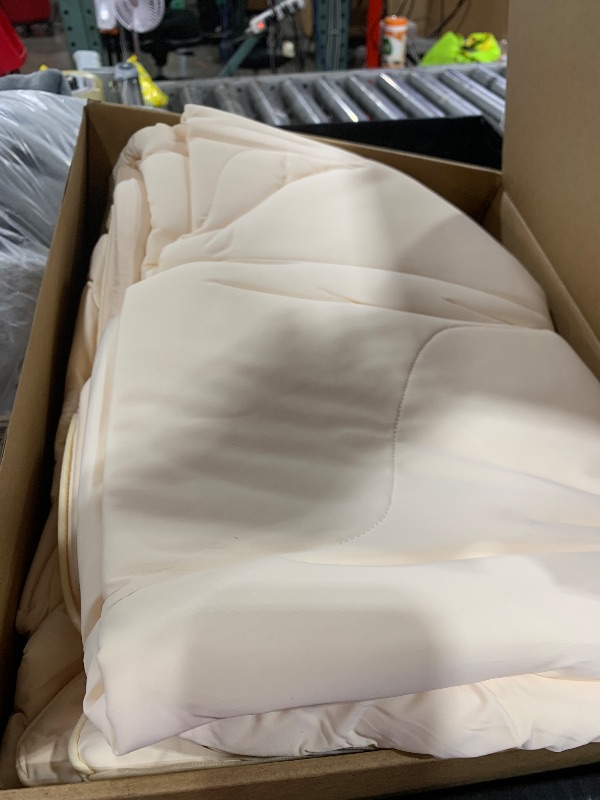Photo 1 of Momcozy Life CoolMurm Cooling Comforter for Hot Sleepers, Full/Queen 90"x90" Soft Breathable Pregnancy Cooling Blanket, 3-Second Cooling, 8 Hours+ Stay Cool All Night, Beige Yellow