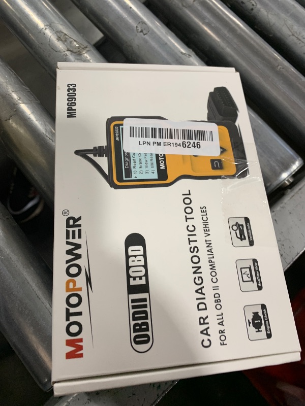 Photo 1 of MOTOPOWER MP69033 Car OBD2 Scanner Code Reader Engine Fault Scanner CAN Diagnostic Scan Tool for All OBD II Protocol Cars Since 1996, Yellow