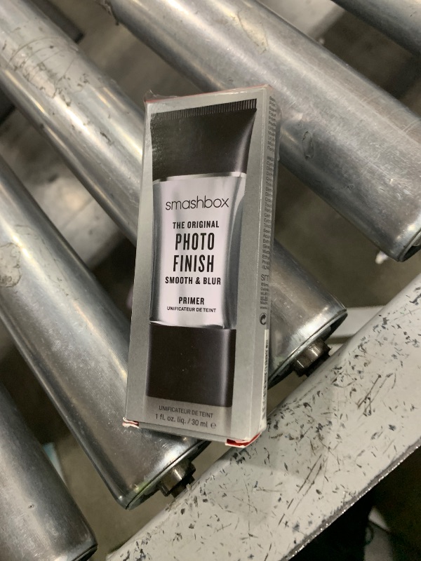 Photo 1 of Smashbox The Original Photo Finish Smooth & Blur Makeup Primer | Vitamin E + Oil Free, 1 Fl Oz