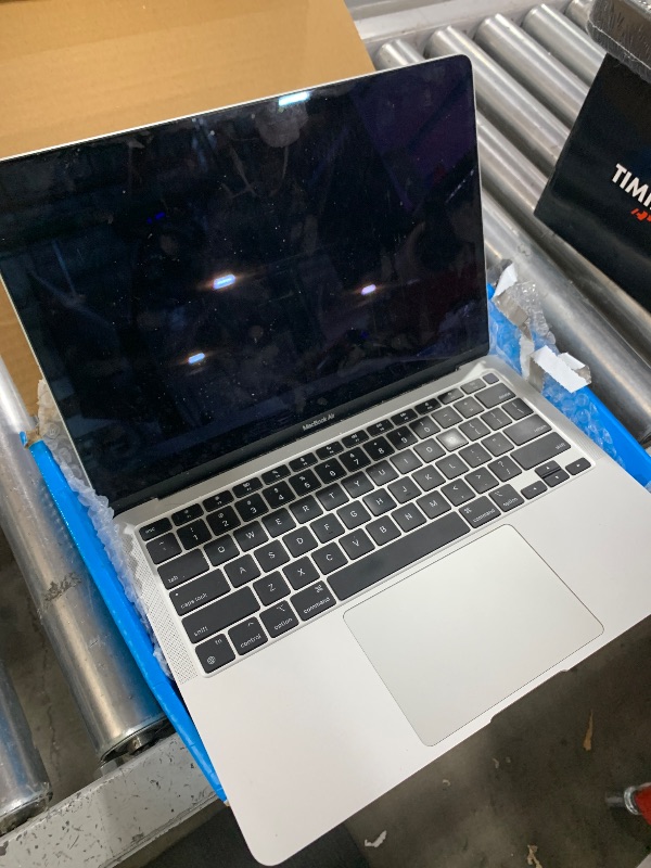 Photo 1 of Apple Late 2020 MacBook Air with Apple M1 Chip, 13.3-inch, 8GB RAM, 128GB SSD, Silver (Renewed)