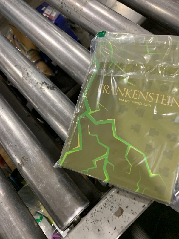 Photo 1 of Frankenstein (Special Edition) (Signature Gilded Editions)