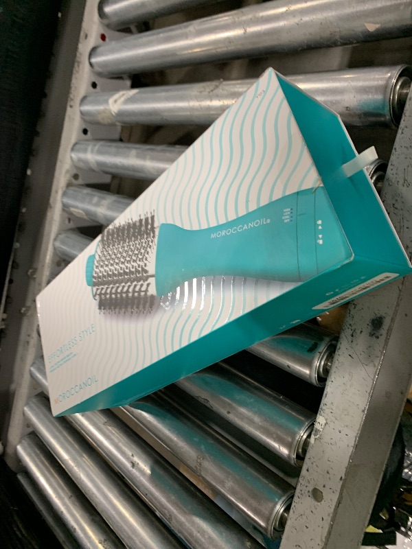 Photo 1 of Moroccanoil Effortless Style 4-in-1 Blow-Dryer Brush
