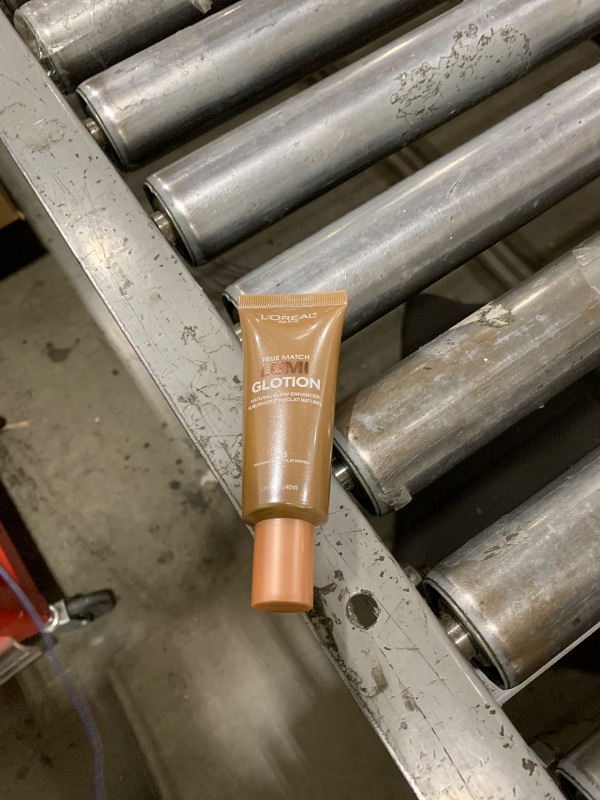 Photo 1 of L'Oreal Paris Makeup True Match Lumi Glotion, Natural Glow Enhancer, Illuminator Highlighter, Bronzing Drops For a Sun-Kissed Glow, 903 Medium