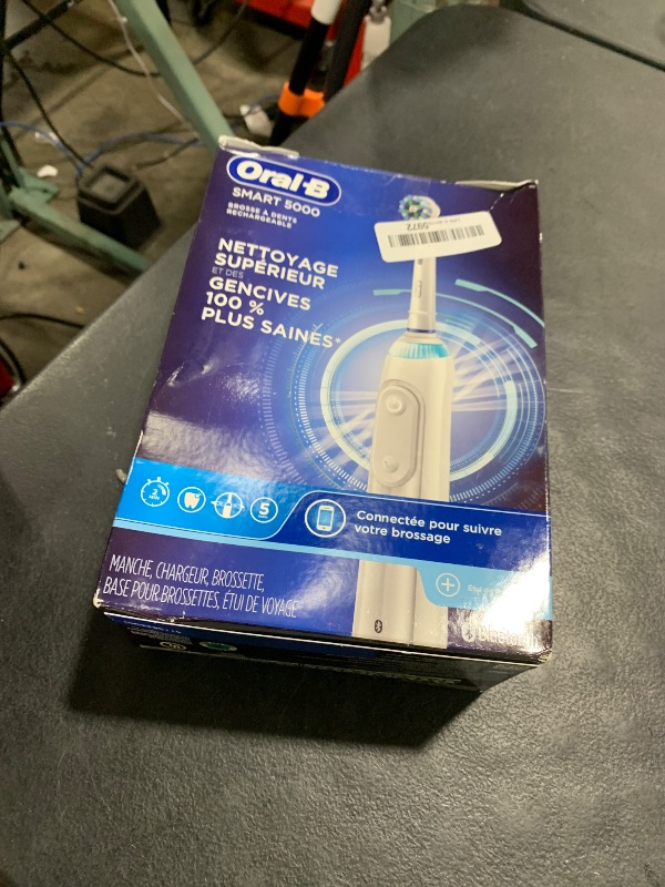 Photo 1 of Oral-B Pro 1000 CrossAction Electric Toothbrush, Green