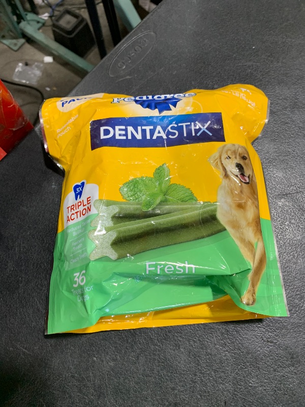 Photo 1 of Pedigree Mint and Peppermint Flavor Dentastix Large Dental Dog Treats