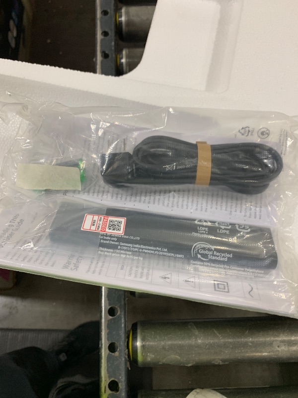 Photo 1 of ******FOR PARTS ONLY, SCREEN IS CRACKED NON FUNCTIONABLE Samsung 65-Inch Class Crystal UHD U8000F 4K Smart TV (2025 Model) Endless Free Content, Crystal Processor 4K, MetalStream Design, Knox Security, Alexa Built-in