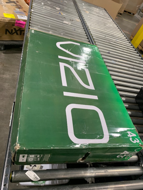 Photo 1 of VIZIO V4K43M 43 inch Class 4K LED HDR Smart TV *PARTS ONLY*