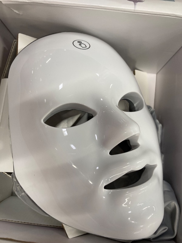 Photo 1 of *****MISSINGS PARTS****** Shark CryoGlow LED Face Mask with Under-Eye Cooling, Anti-Ageing & Blemish Repair, Red & Blue LED, Infrared Light Therapy, USB-C, Remote Control, Storage Bag, Lilac Chill, FW312PL