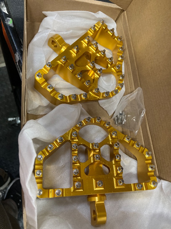 Photo 1 of  360° Roating MX Chopper Bobber Style Foot Peg Front Pegs Footrests MINI Floorboards Highway Pegs Fits for Motorcycle Harley Electra Glide Softail Dyna Chopper Sportster 883 (Gold)
