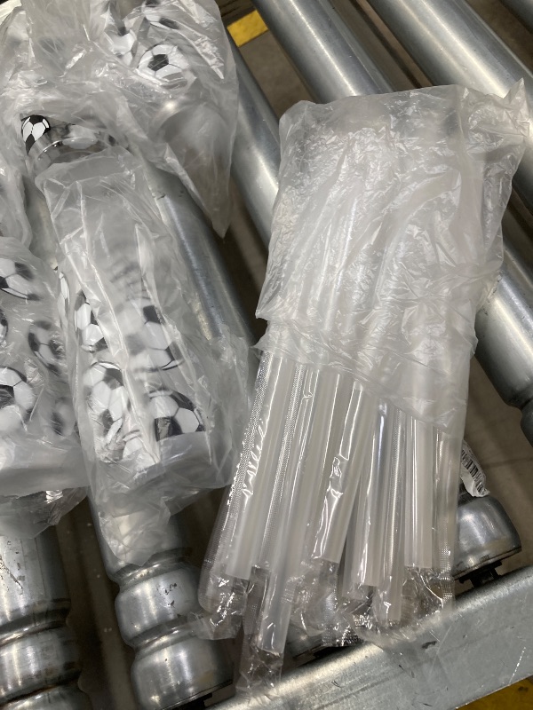Photo 1 of ***(MISSING LIDS-SELLING AS IS)***
Domensi Pack 15 14.2 oz Soccer Plastic Cups and Straw Clear Reusable Cups and Straws tumbler for Birthday Sports Themed Party Supplies ***(MISSING LIDS-SELLING AS IS)***