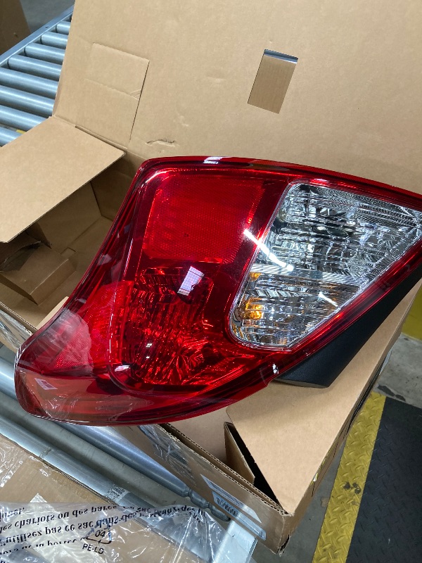 Photo 1 of ***(DAMAGE - SELLING AS IS )*** For Nissan Versa Rear Tail Light 2012-2019 Passenger Side Sedan For NI2801194 | 26550-3AN0A