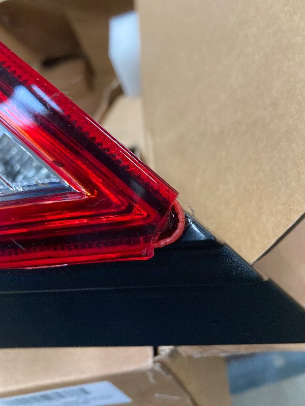 Photo 1 of ***(DAMAGE - SELLING AS IS )*** For Nissan Versa Rear Tail Light 2012-2019 Passenger Side Sedan For NI2801194 | 26550-3AN0A