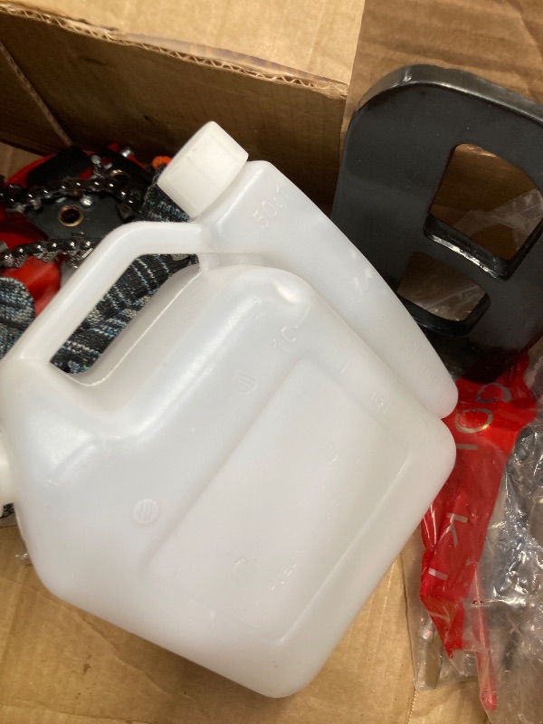 Photo 1 of ******MISSING PARTS**** CHAIN SAW