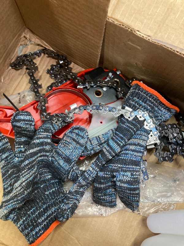 Photo 1 of ******MISSING PARTS**** CHAIN SAW