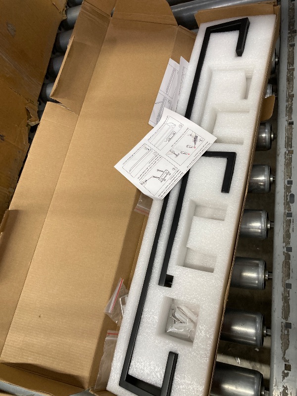 Photo 1 of
Premium 5-Piece Matte Black Bathroom Hardware Accessory Set, Durable SUS304 Stainless Steel Wall-Mounted Towel Bar and Towel Holder, 23.6-Inch Bathroom Towel Rack