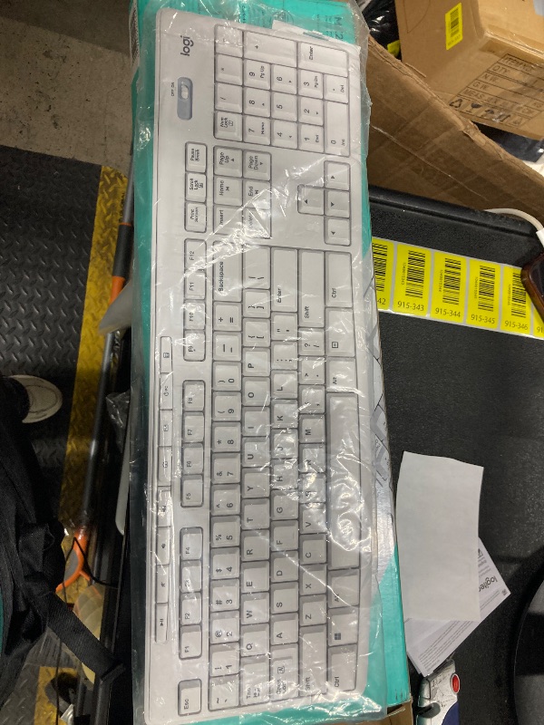 Photo 1 of ****ONLY KEYBOARD***Logitech MK270 Wireless Keyboard and Mouse Combo for Windows, 2.4 GHz, 8 Multimedia Keys, PC, Laptop, Wireless Keyboard Compact Mouse Combo - White