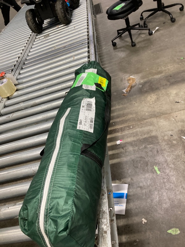 Photo 1 of **It is used, it is missing a part and it is not known if it works 100%.***Tents for Camping 3-4 Person Includes Carrying Bag Pop up Canopy Instant Family Tent with Windproof Ropes Anti-UV Ultralight Blackout Camping Tent