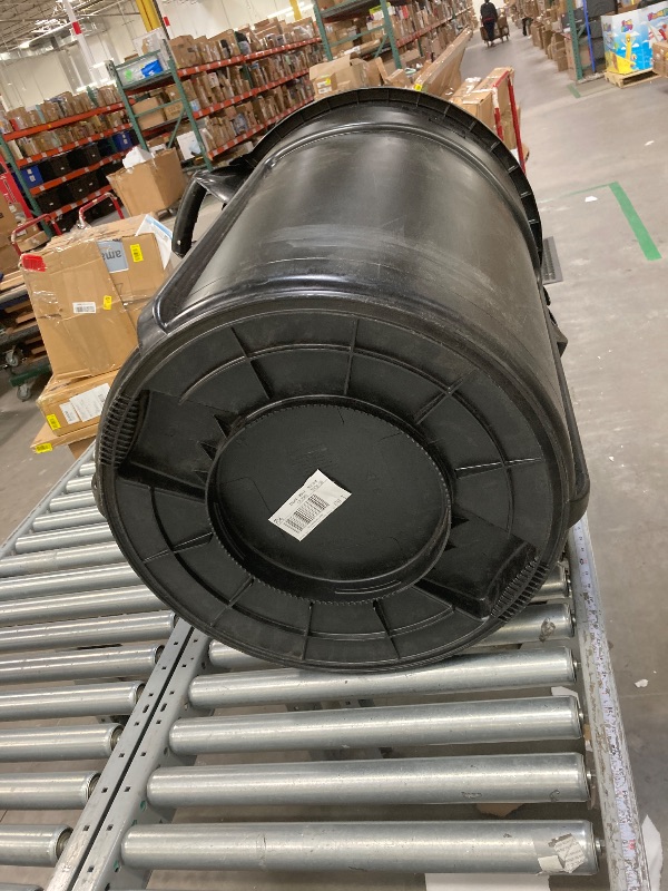 Photo 1 of ***used moissing parts***Rubbermaid Commercial Products BRUTE Heavy-Duty Round Trash Can with Venting Channels, 20-Gallon, Black, Waste Container for Landscapers/Construction Sites/Restaurants/Offices/Warehouses/Home/Driveway