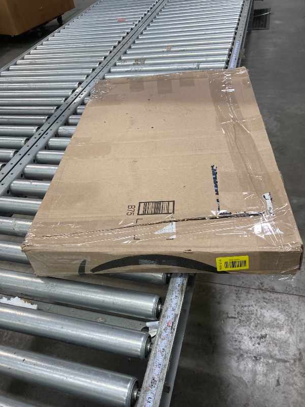 Photo 1 of ****It is used, it is missing a part and it is not known if it works 100%.*****Regalo Swing Down 54-Inch Extra Long Bed Rail Guard, with Reinforced Anchor Safety System