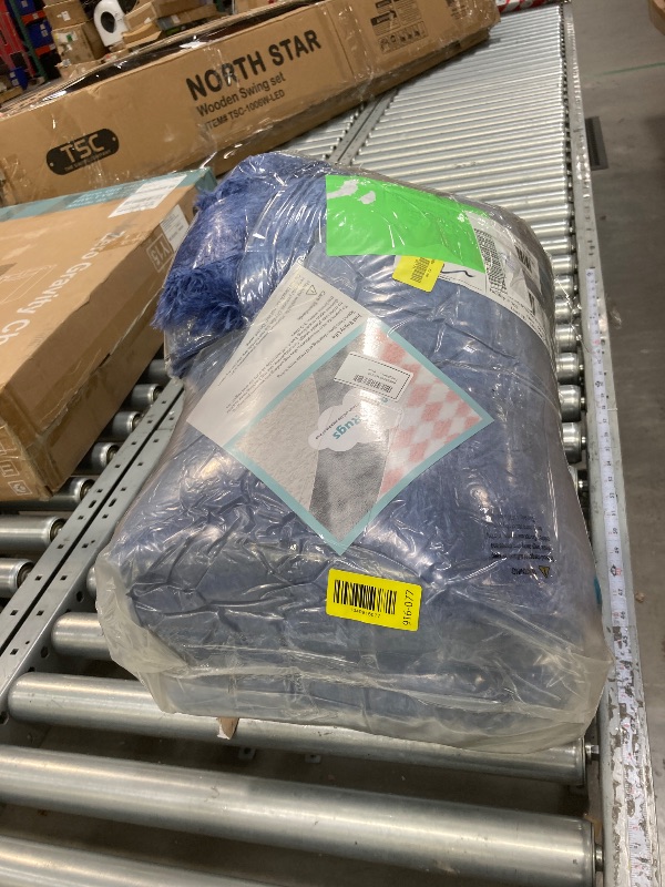 Photo 1 of **used***Zentavio Rugs for Boys Room Blue 3x5 Area Rugs for Living Room Small Navy Carpet for Bedroom Washable Soft Fluffy Shag Aesthetic Plush High Pile Throw Rug for Nursery Kids Room Dorm Room