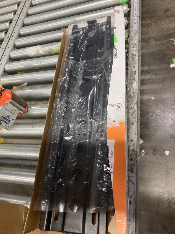 Photo 1 of **It is used, it is missing a piece and it is not known if it is 100% functional.*****ull Motion TV Wall Mount Bracket for 32-80 inch TVs, Articulating Arms with Swivel Tilt Extension, Holds Up to 132lbs, Max VESA 600x400mm