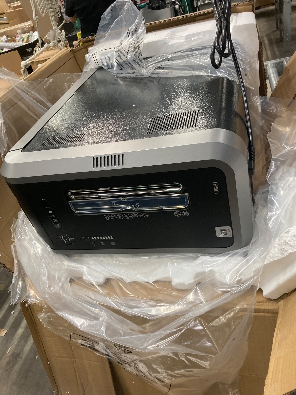 Photo 1 of ****THIS IS USED. IT IS MISSING PARTS. IT WAS CONNECTED AND TURNED ON, BUT IT IS NOT KNOWN IF IT WORKS AT 100%.
****Fellowes Powershred 125Ci 20-Sheet Crosscut Shredder