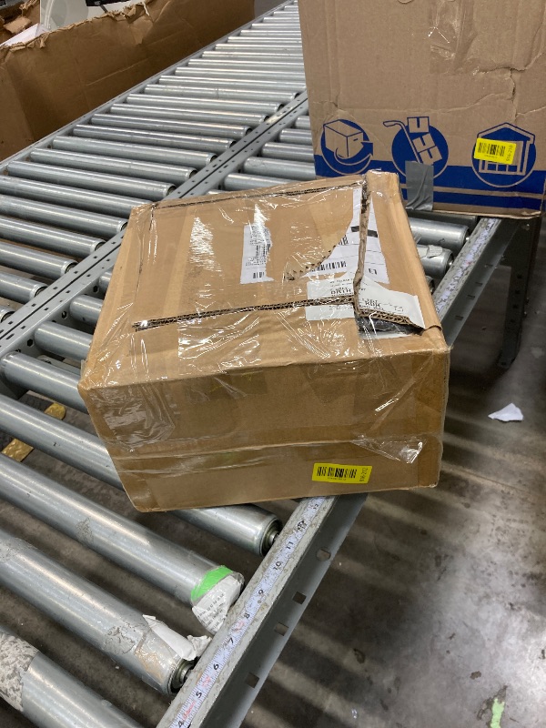 Photo 1 of ***It is used, it lacks parts like the connector, it is not known if it works at 100% because it did not come with the connector.**Amazon Basics 8-Sheet Cross Cut Paper Shredder and Credit Card Shredder - Black