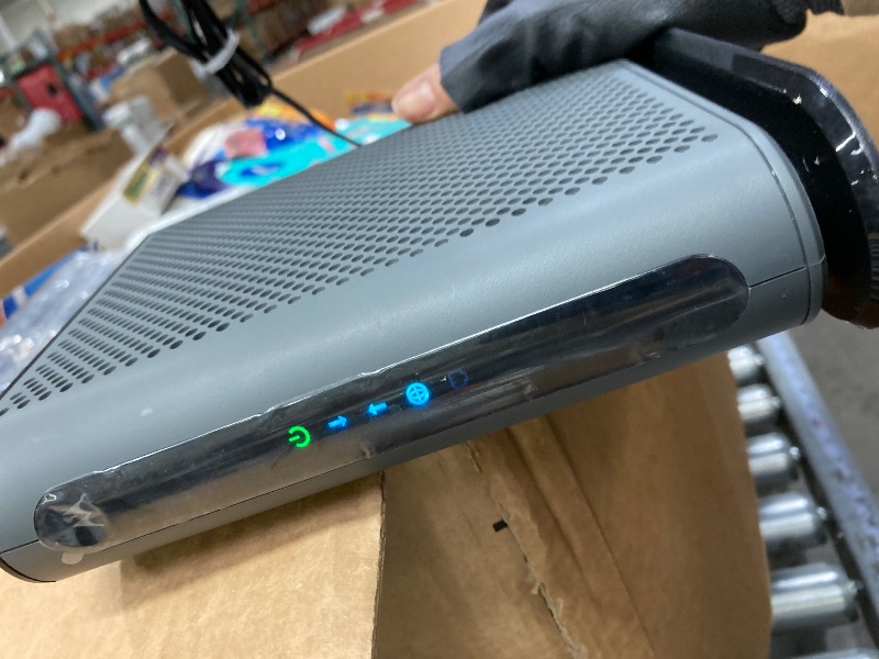 Photo 1 of ***IT IS USED, IT IS MISSING PARTS AND IT IS NOT KNOWN IF IT WORKS AT 100%***Motorola MB8611 DOCSIS 3.1 Multi-Gig Cable Modem | Pairs with Any WiFi Router | Approved for Comcast Xfinity, Cox Gigablast, Spectrum | 2.5 Gbps Port | 2500 Mbps Max Internet Spe