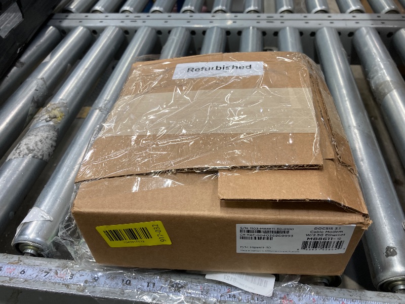 Photo 1 of ***IT IS USED, IT IS MISSING PARTS AND IT IS NOT KNOWN IF IT WORKS AT 100%***Motorola MB8611 DOCSIS 3.1 Multi-Gig Cable Modem | Pairs with Any WiFi Router | Approved for Comcast Xfinity, Cox Gigablast, Spectrum | 2.5 Gbps Port | 2500 Mbps Max Internet Spe