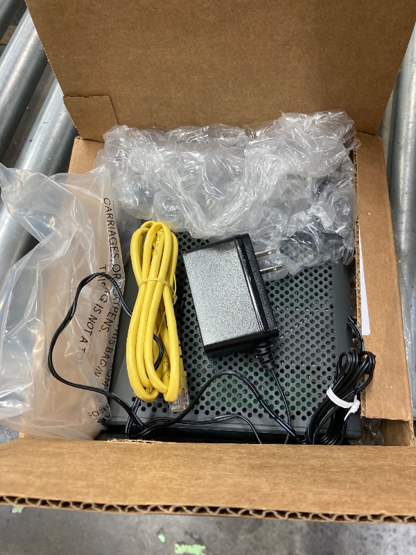 Photo 1 of ***IT IS USED, IT IS MISSING PARTS AND IT IS NOT KNOWN IF IT WORKS AT 100%***Motorola MB8611 DOCSIS 3.1 Multi-Gig Cable Modem | Pairs with Any WiFi Router | Approved for Comcast Xfinity, Cox Gigablast, Spectrum | 2.5 Gbps Port | 2500 Mbps Max Internet Spe