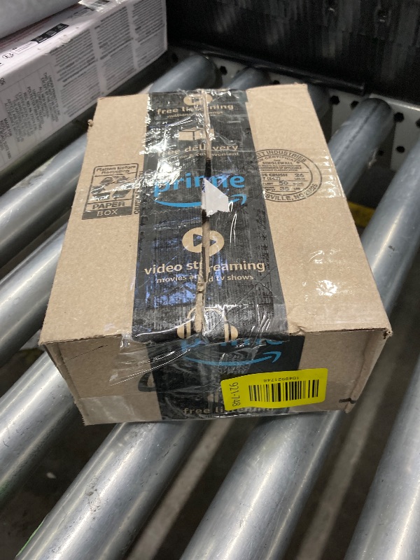 Photo 1 of Cooperative Strategy Card Game - Fun Interactive Family Game for Ages 8+, 1-5 Players, 20 **It is used, it is not known if it is missing parts, therefore it is not known if it works at 100%***Minute Playtime