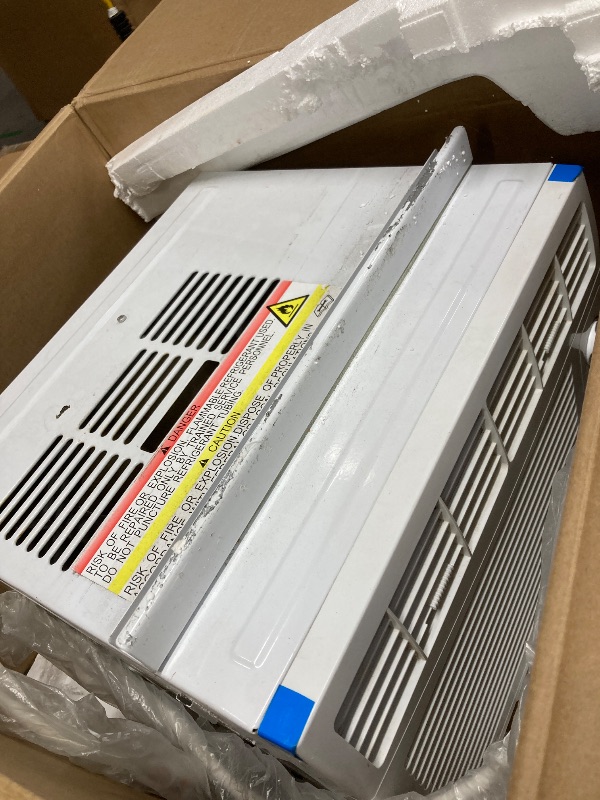 Photo 1 of *Back has damage* GE Window Air Conditioner 12,000 BTU for Rooms up to 550 sq ft., Wi-Fi Enabled, Energy-Efficient Cooling for Large Rooms, Easy Install Kit, Control Using Remote or Smartphone App, White